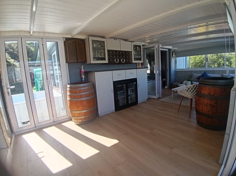 To Let 3 Bedroom Property for Rent in Cola Beach Western Cape